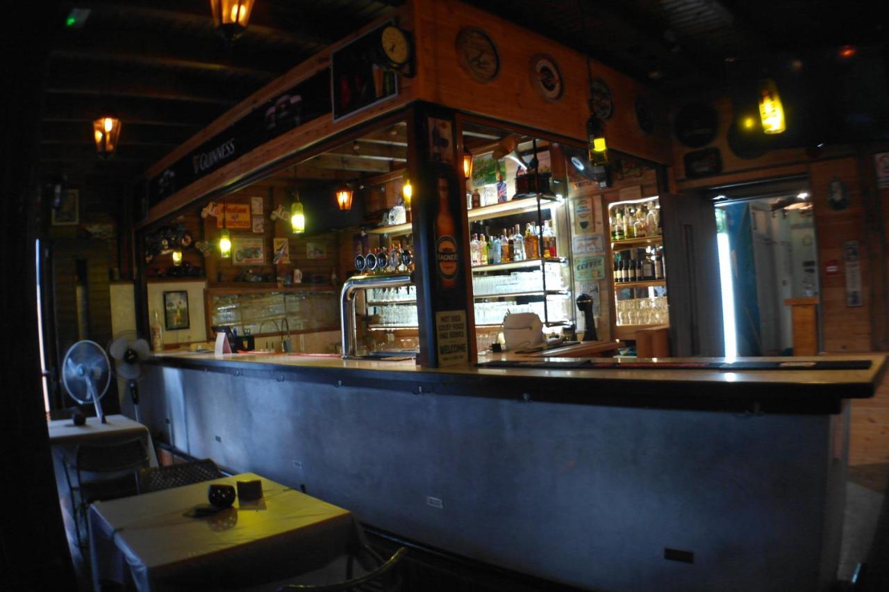 Harrys Inn Guesthouse ลาร์นาคา ภายนอก รูปภาพ