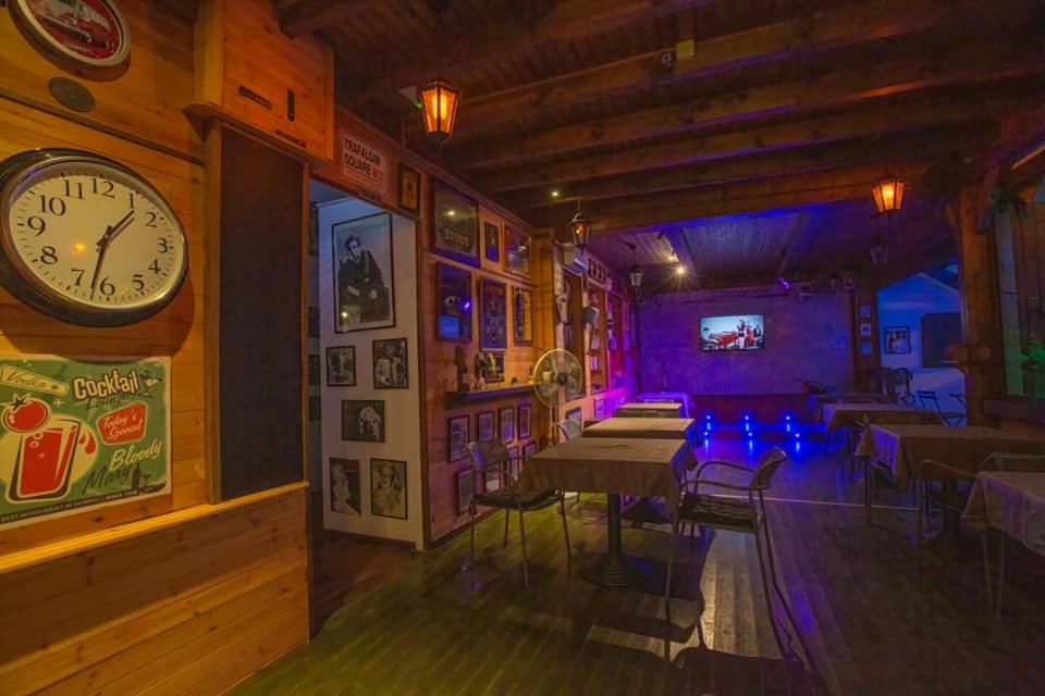 Harrys Inn Guesthouse ลาร์นาคา ภายนอก รูปภาพ