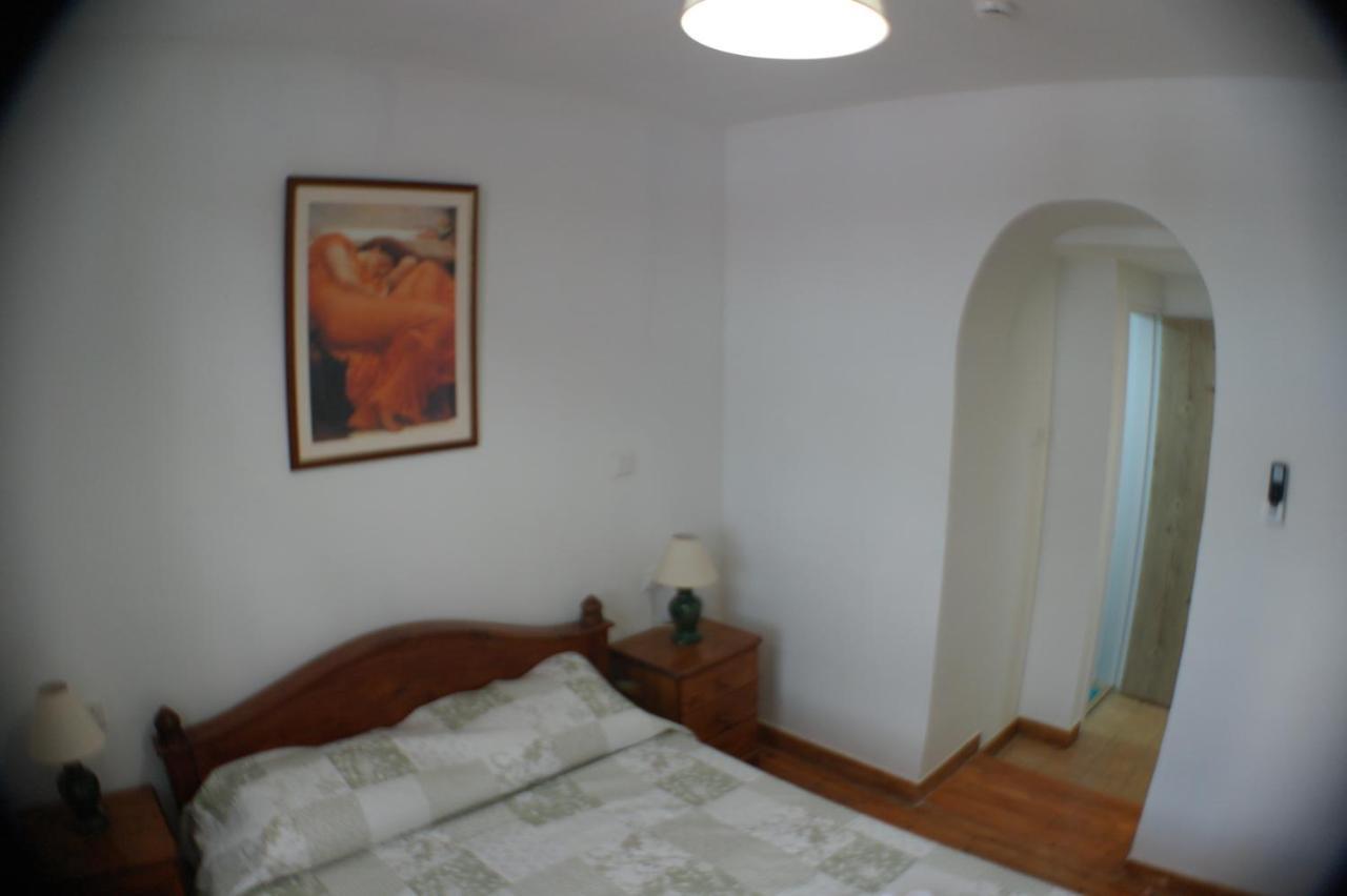 Harrys Inn Guesthouse ลาร์นาคา ภายนอก รูปภาพ