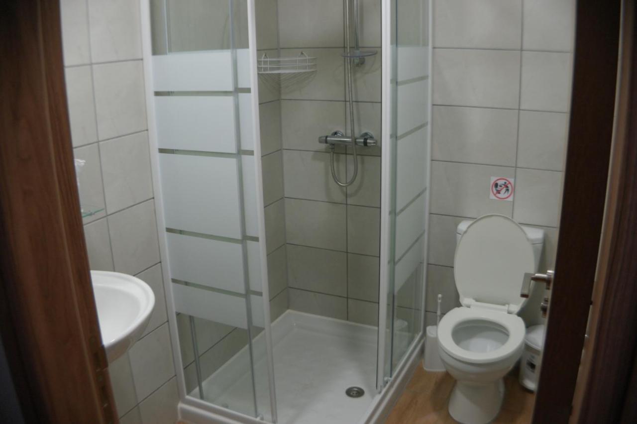 Harrys Inn Guesthouse ลาร์นาคา ภายนอก รูปภาพ