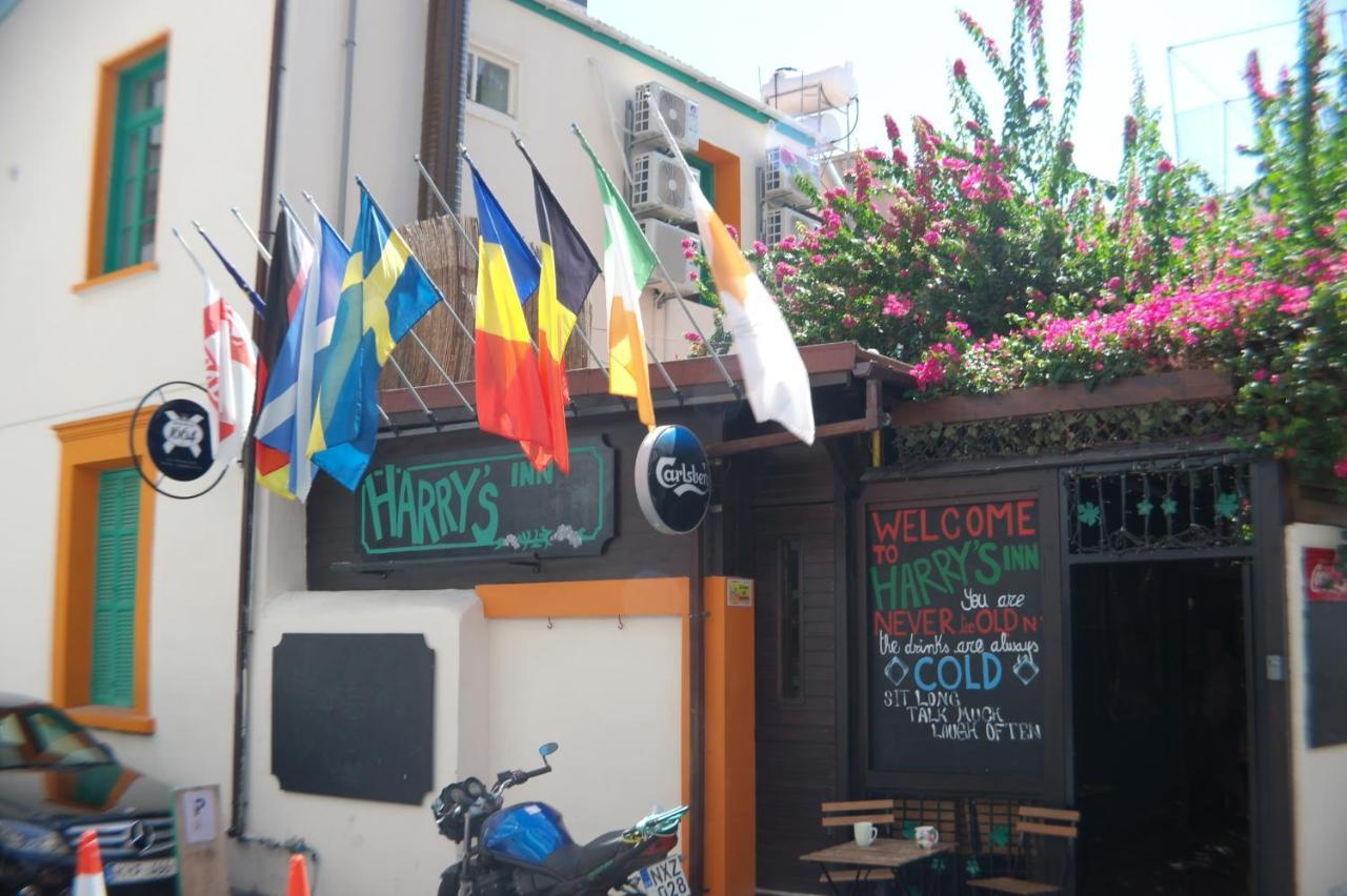 Harrys Inn Guesthouse ลาร์นาคา ภายนอก รูปภาพ
